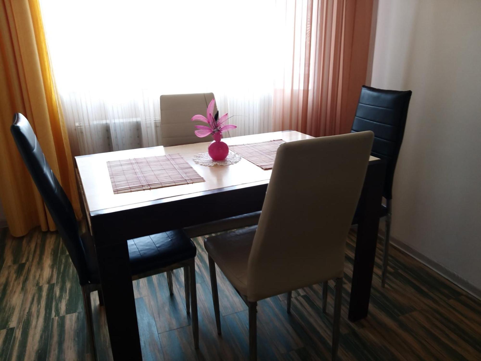Новобудова Центр Apartman Luck Szoba fotó